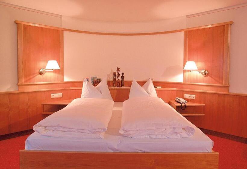 בית מלון כפרי Central