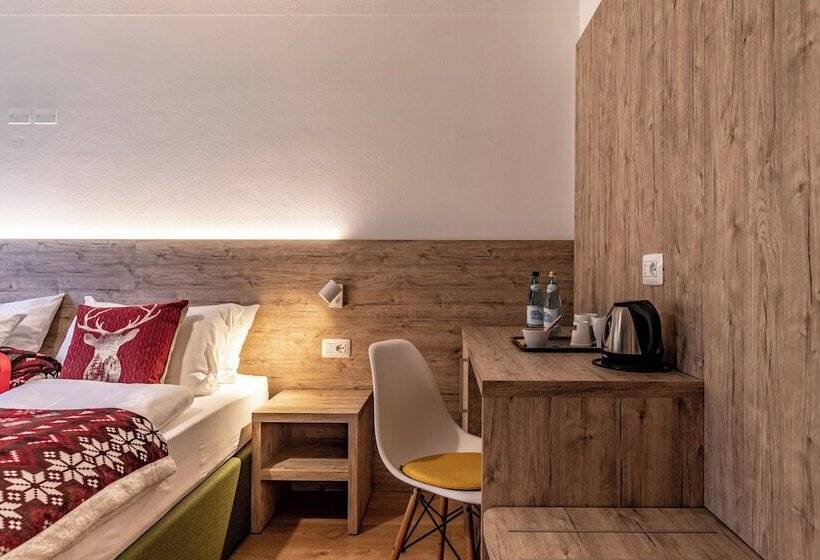 酒店 Kronplatzer Hof