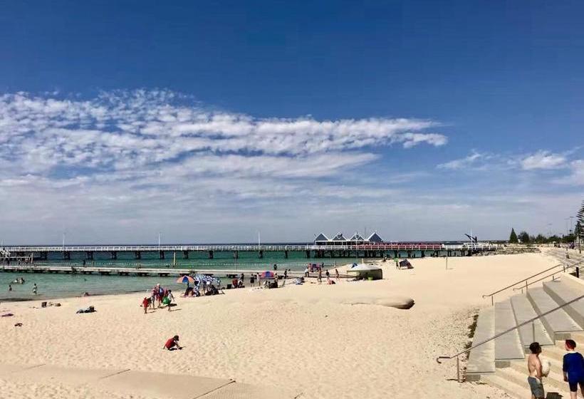 민박 Little Shangri La