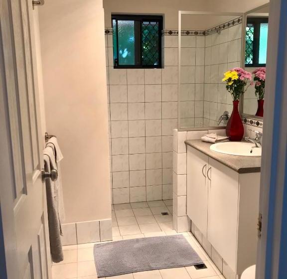 민박 Little Shangri La