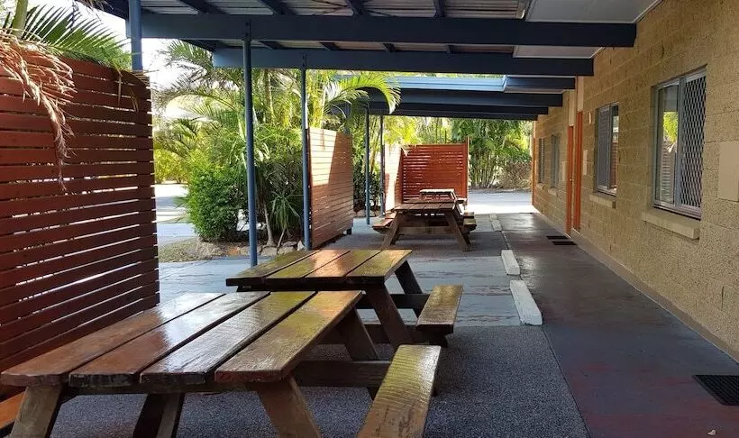 Mango Tree Motel