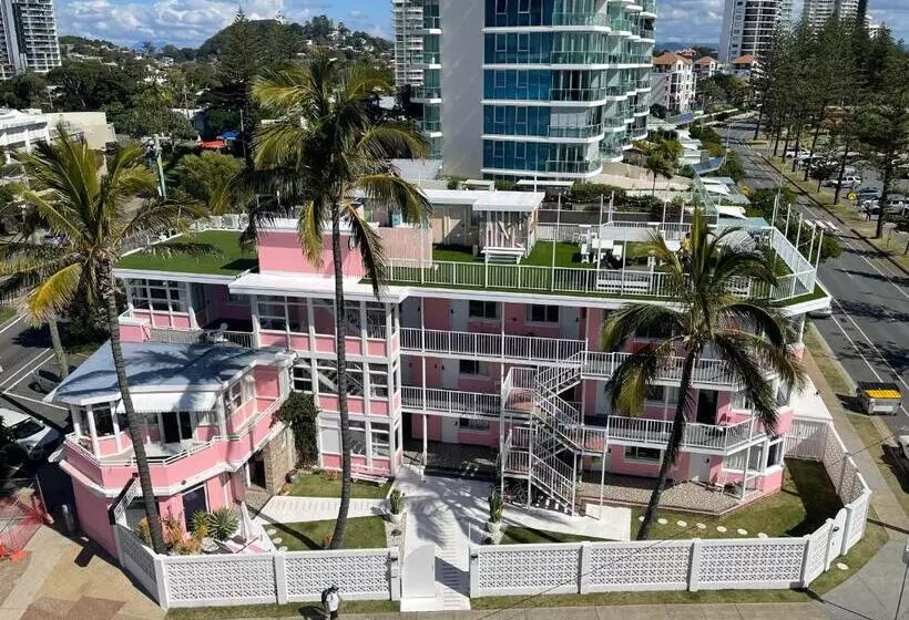 Motelli The Pink Hotel Coolangatta