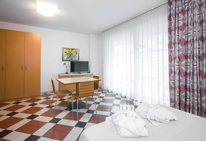 اقامتگاه Piazzi House