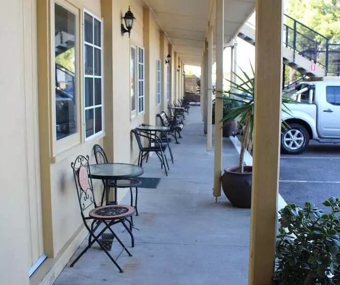 Squid S Ink Motel