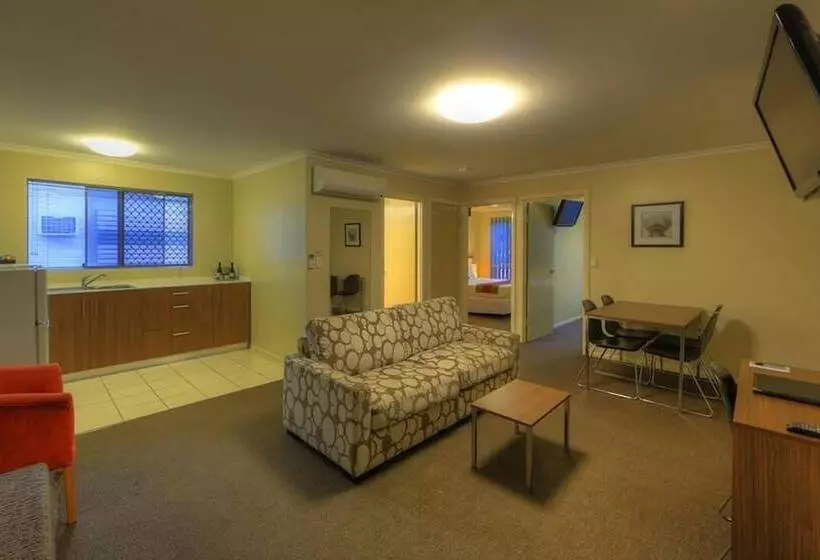 Tropixx Motel