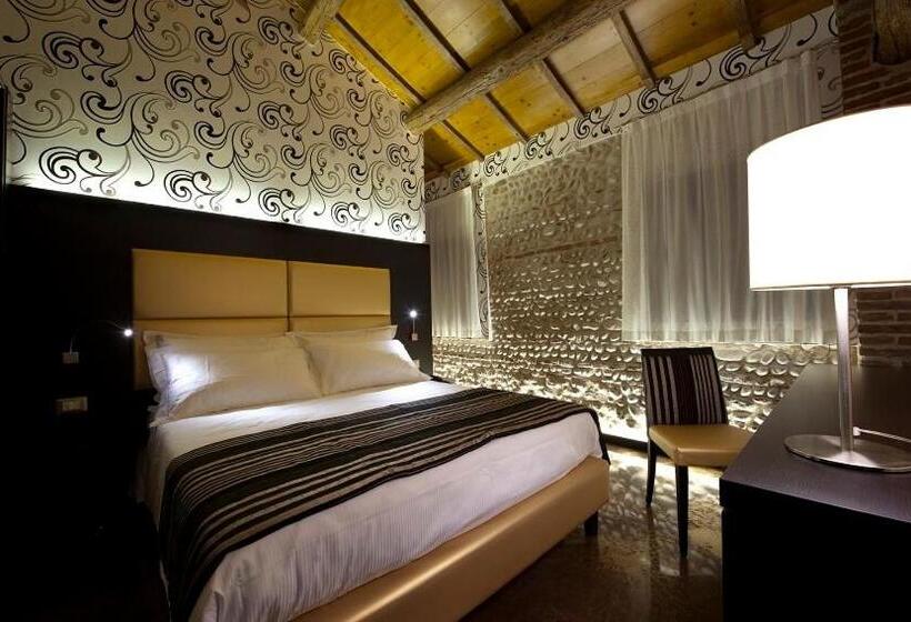 Villa Solaris Hotel & Residence