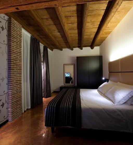 Villa Solaris Hotel & Residence