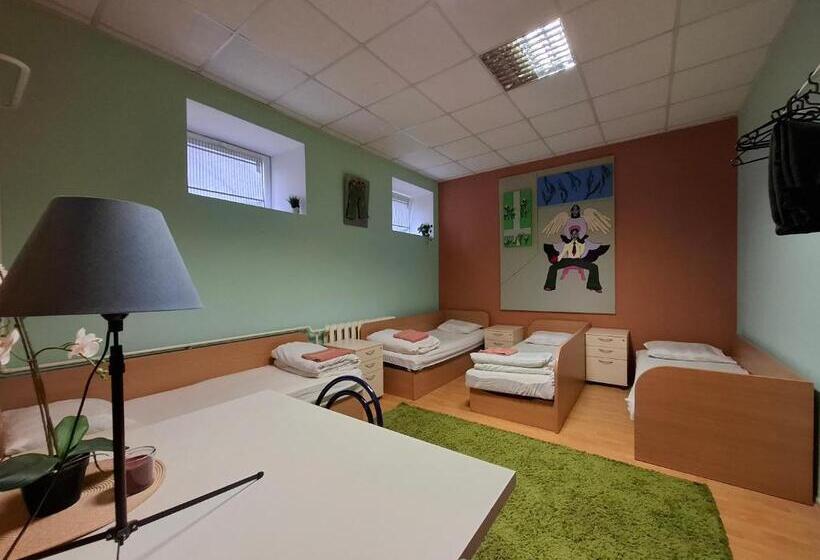 هاستل Jamaika @ Shopen