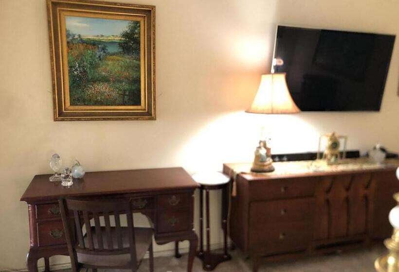 Beautiful Bed & Breakfast Suite On The Lake