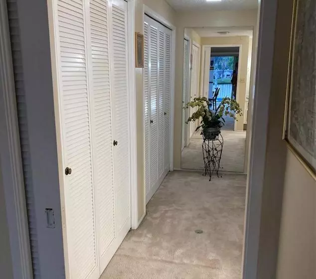 Beautiful Bed & Breakfast Suite On The Lake