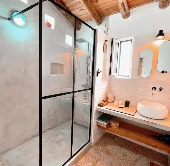 Aamiaismajoitus (B&B) Alentejo Zen Bnb, Cozy Suite, Patio, Private Pool And Entrance, Fire Pit