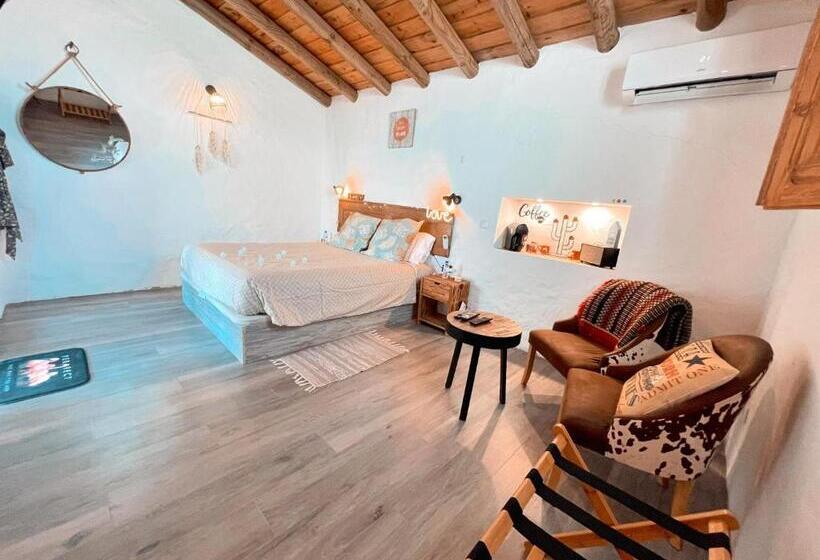 Bed and Breakfast Alentejo Zen Bnb, Cozy Suite, Patio, Private Pool And Entrance, Fire Pit