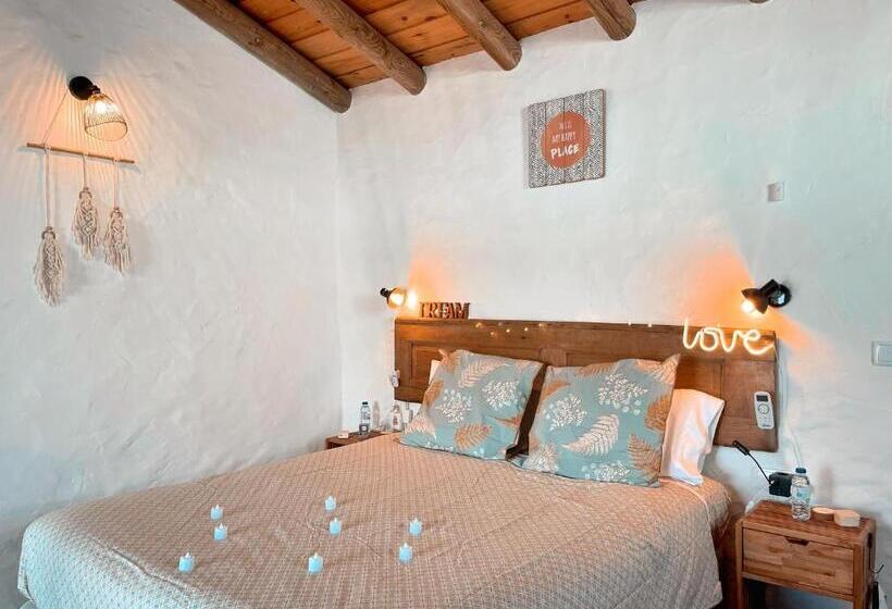 Bed and Breakfast Alentejo Zen Bnb, Cozy Suite, Patio, Private Pool And Entrance, Fire Pit