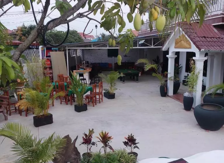 Hotelli Villa Tropica