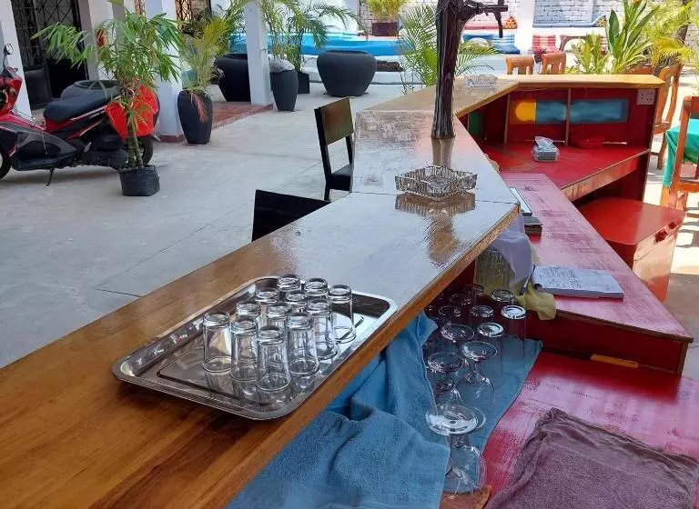 Hotelli Villa Tropica