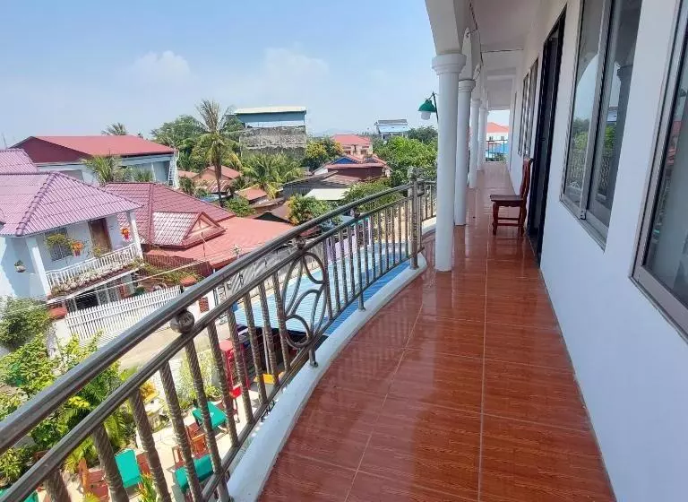 Hotelli Villa Tropica