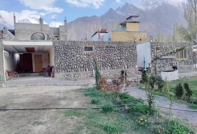 پانسیون Baltistan Sarayee Hotel £ Guest House