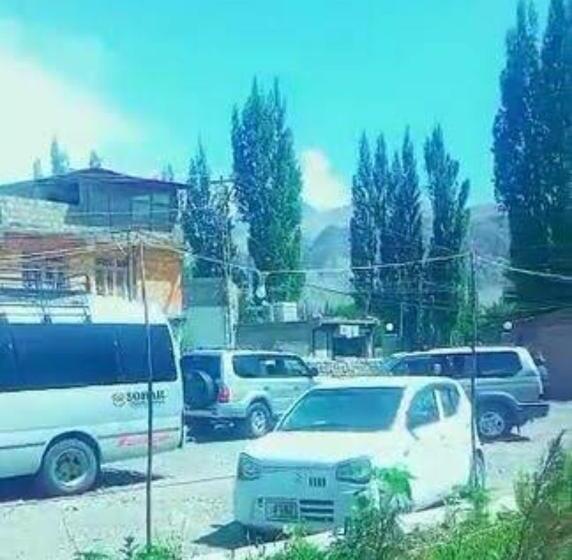 پانسیون Baltistan Sarayee Hotel £ Guest House