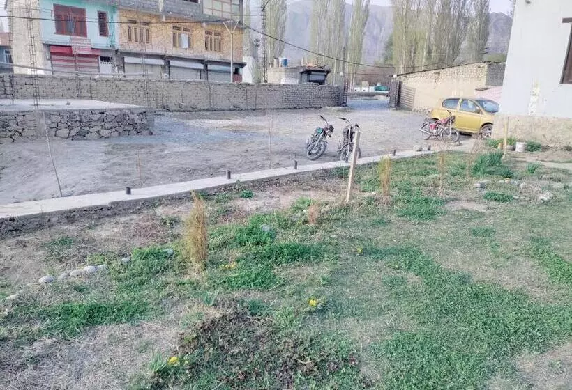 پانسیون Baltistan Sarayee Hotel £ Guest House