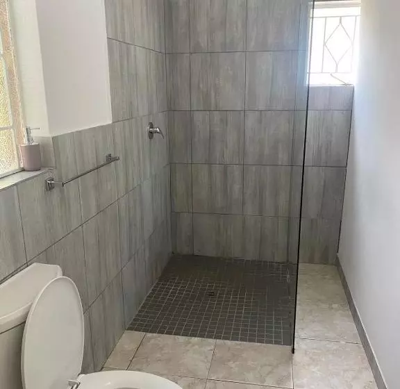 Majatalo Creekside Guest House Middelburg