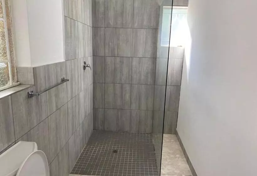 Majatalo Creekside Guest House Middelburg