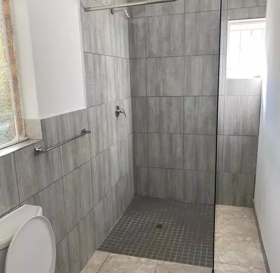 Majatalo Creekside Guest House Middelburg