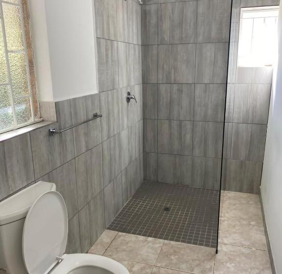 膳宿费 Creekside Guest House Middelburg