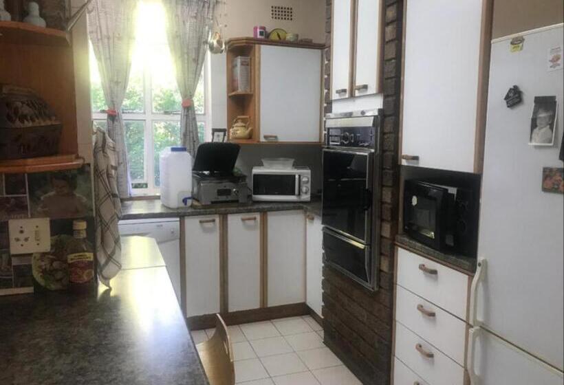 بنسيون Paljas En Kandas Guest House