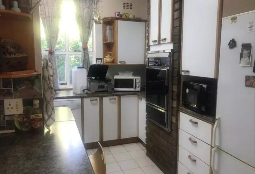 پانسیون Paljas En Kandas Guest House