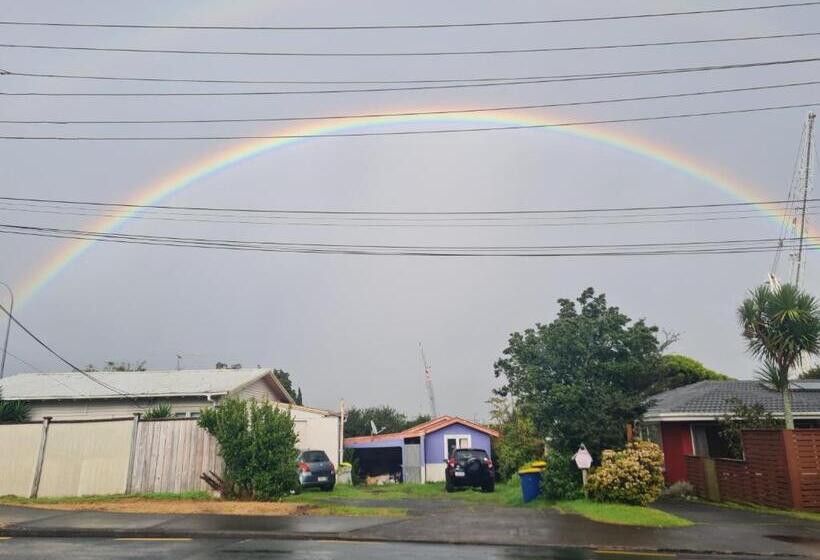 Pensión Paris Studio