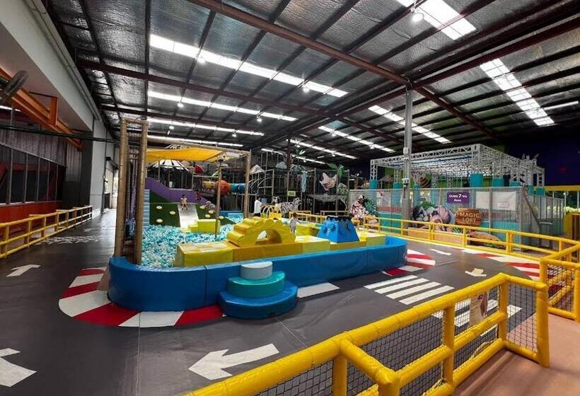 Pensión Paris Studio