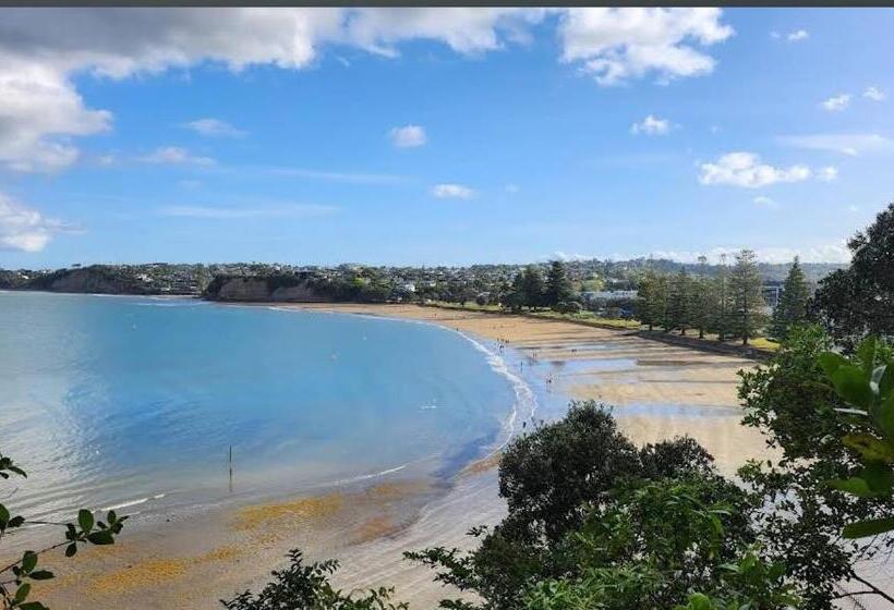 Pensión Paris Studio