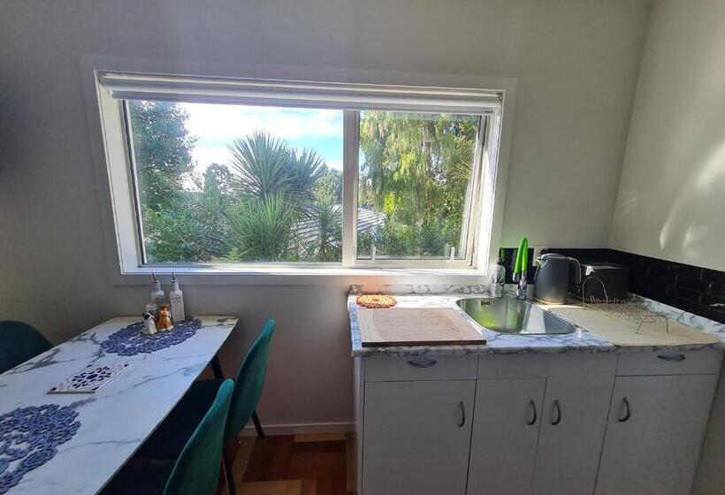 Pensión Paris Studio