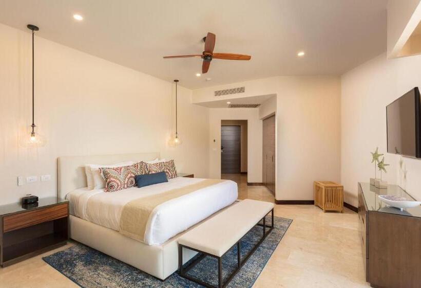 Beachfront 2 Bdrm Condo In Exclusive Diamante Golf