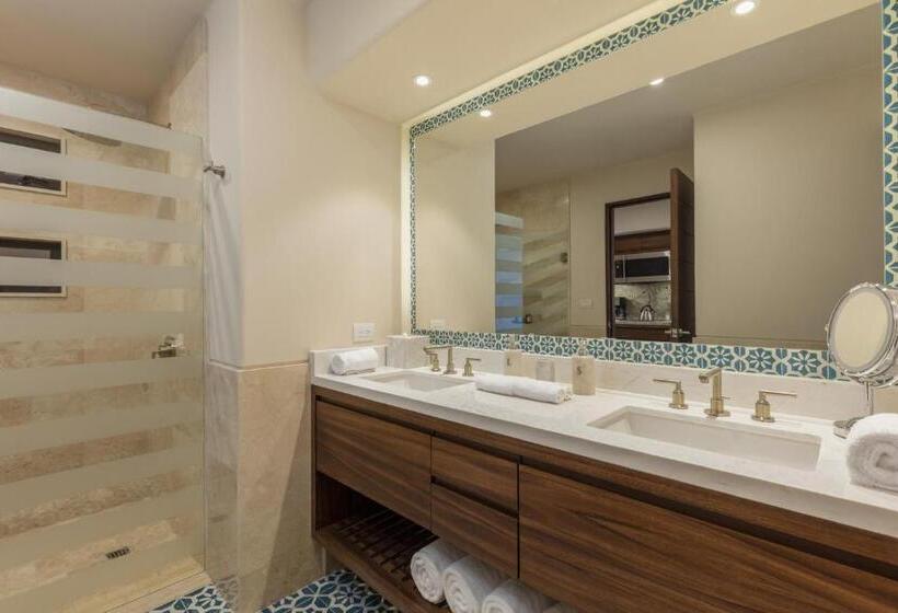 Beachfront 2 Bdrm Condo In Exclusive Diamante Golf