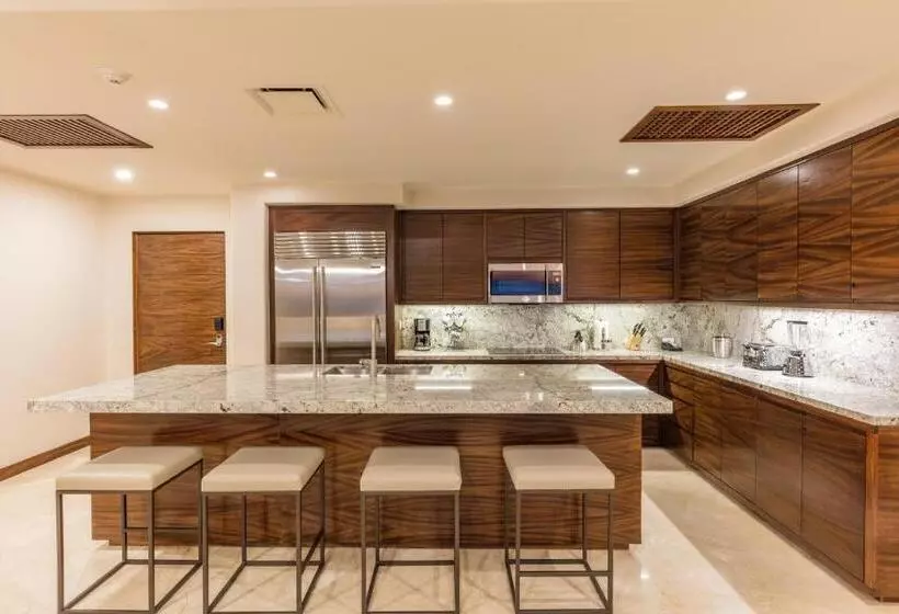 Beachfront 2 Bdrm Condo In Exclusive Diamante Golf