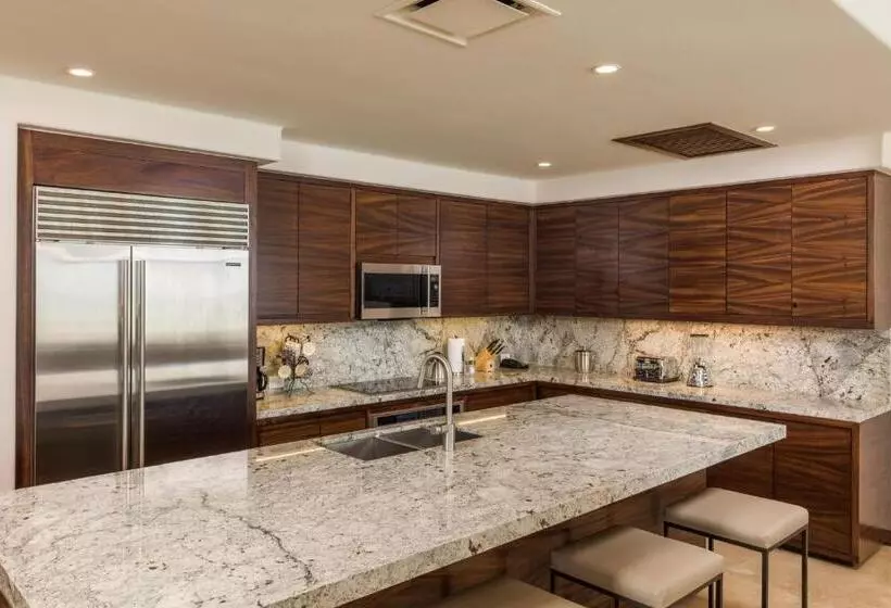 Beachfront 2 Bdrm Condo In Exclusive Diamante Golf