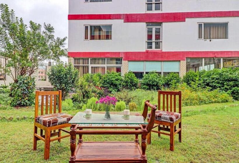 Отель All Season Stayz