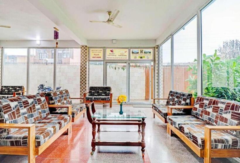 Отель All Season Stayz