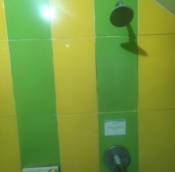 Szálloda Spot On 93853 Budi Residence 2