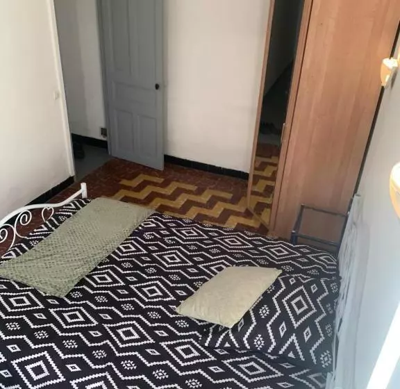 ペンション Chambre Privée Dans Maison D Hotes 10 Minutes à Pied Gare & Centre