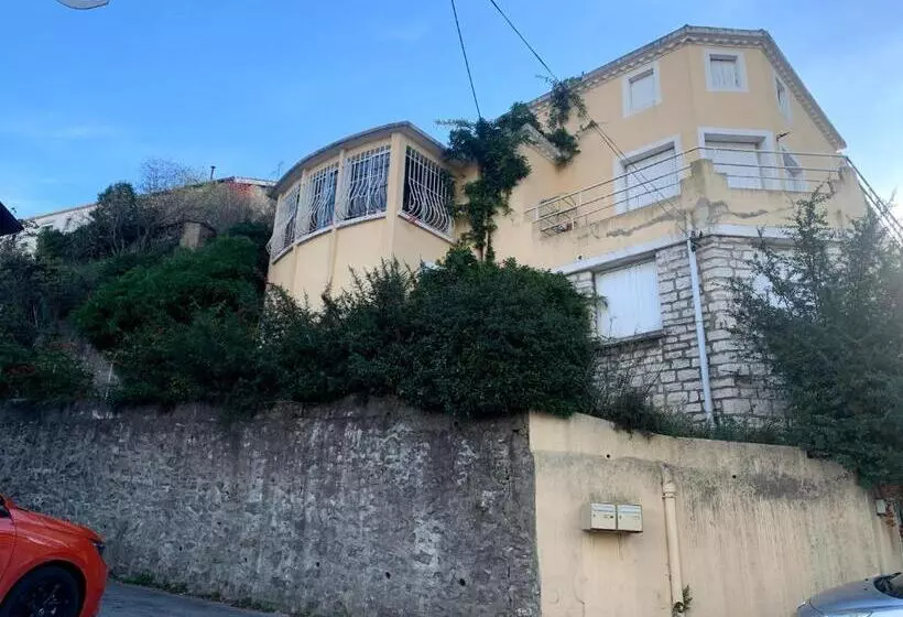 ペンション Chambre Privée Dans Maison D Hotes 10 Minutes à Pied Gare & Centre