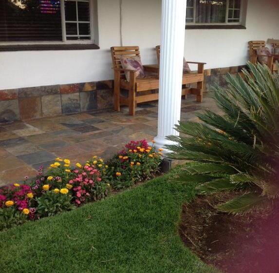 Pension Magnolia Guesthouse & Coffeeshop