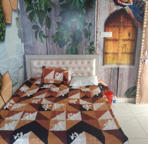 Pensionat Prabhat Guest House