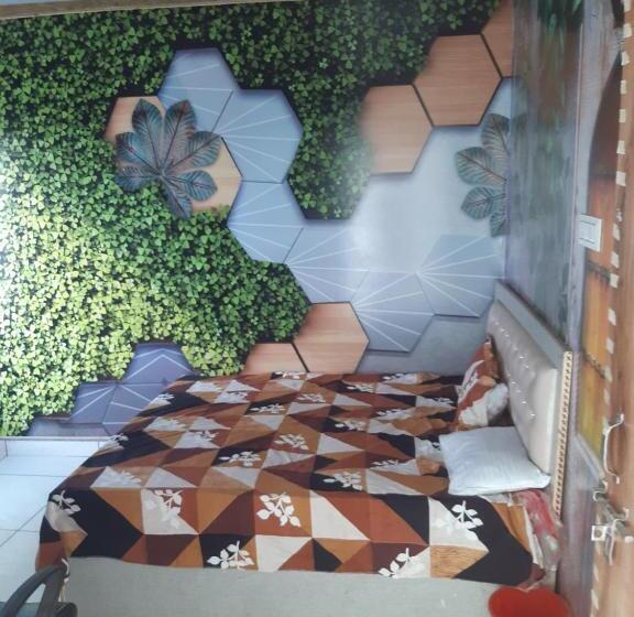 Pensionat Prabhat Guest House