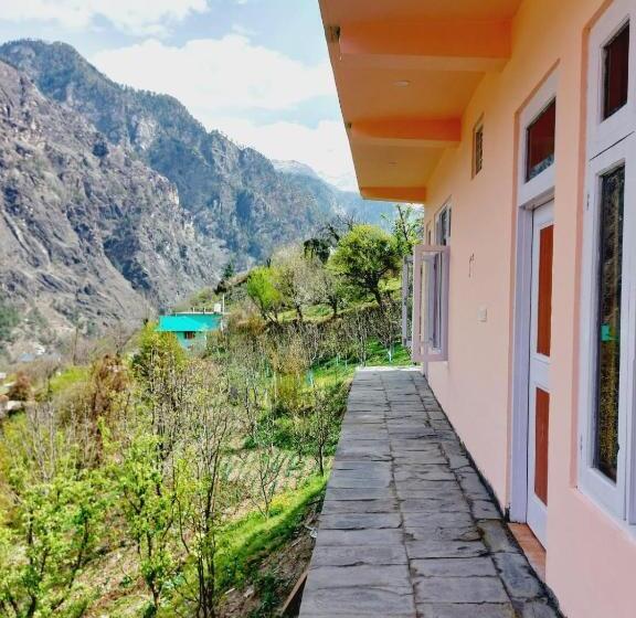 Пансион Tatvamasi Living