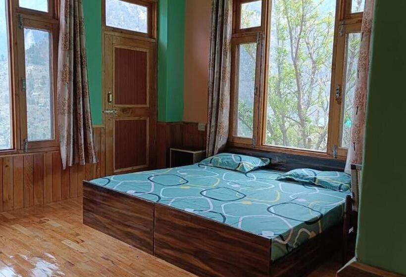 Пансион Tatvamasi Living