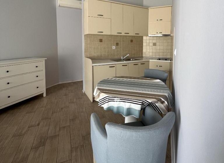 Turquoise Beachside Apartments