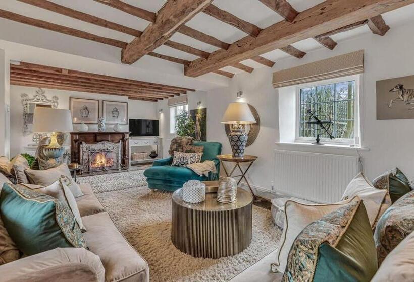 Общежитие Hiron S Piece   Hot Tub Packages Available