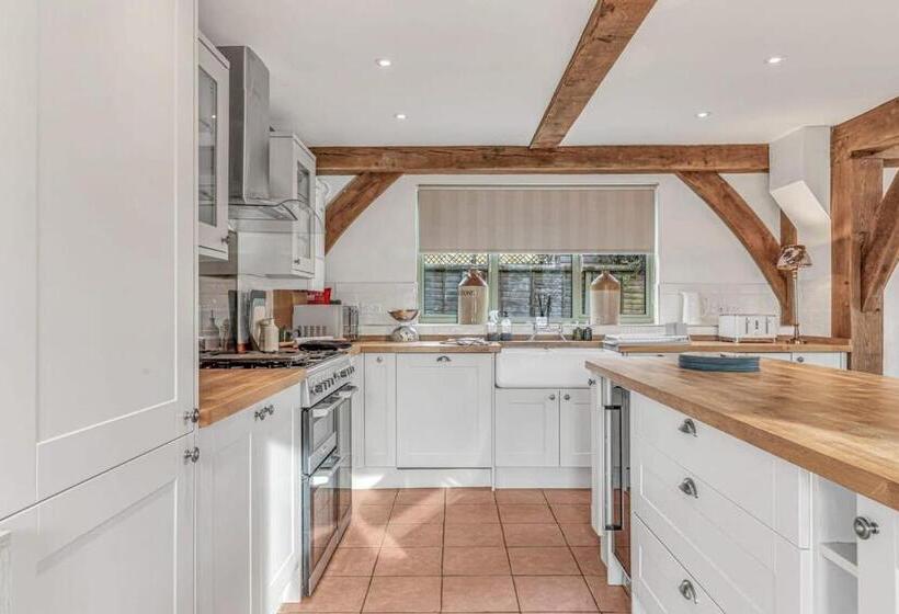 Общежитие Hiron S Piece   Hot Tub Packages Available